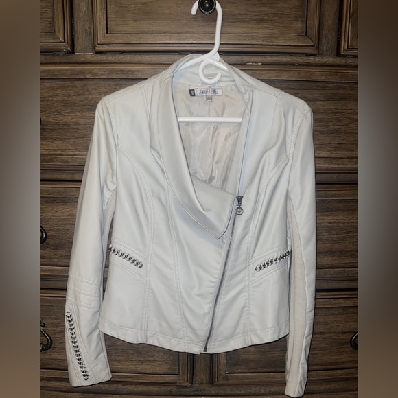 Jennifer Lopez Jackets & Blazers - Jennifer Lopez Moto Jacket